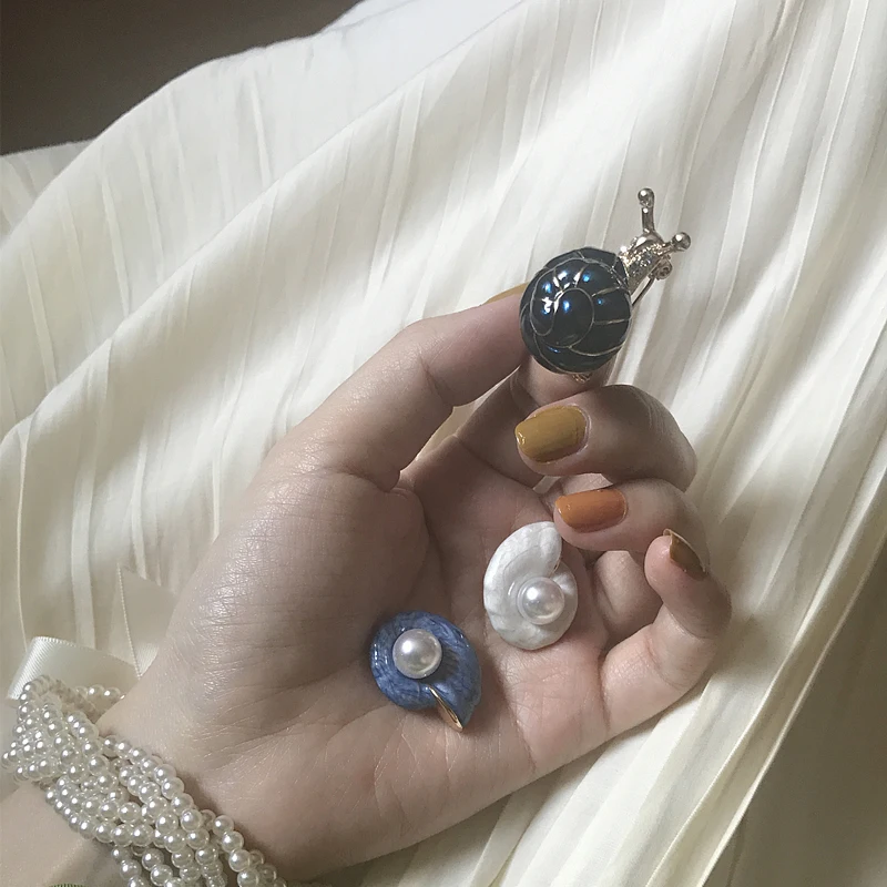

Fashion Snails Brooches For Women Kids Cute Small Insect Metal Enamel Pins Jewelry Gifts