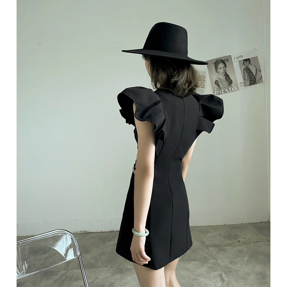 

HarleyFashion Club Tide Age Reduction Patchwork Ruffle Sexy Waist Hollow Out Design Rhinestone personality Dress Summer For Lady