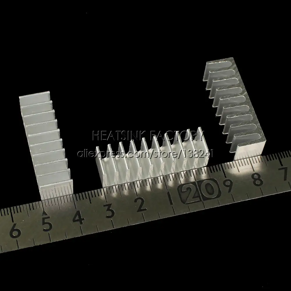 Алюминиевый радиатор для охлаждения 10x35x10 мм