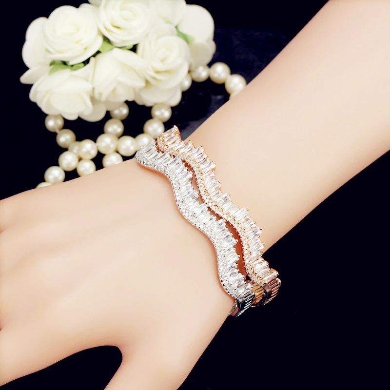

Loredana Top Brand Exclusive Luxury Zircon Bracelet Crystal Clear Zircon Open Bracelet Hand Jewelry Gift For Women