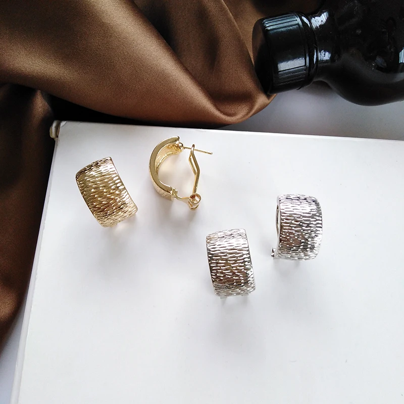 Модные украшения металлические серьги классический дизайн популярный стиль