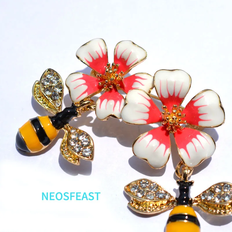 Цветочная эмалированная милая булавка на грудь с пчелой для женщин, золотого цвета, с камнями-ринестонами, насекомое, пальто, одежда, женский подарок, модные украшения.