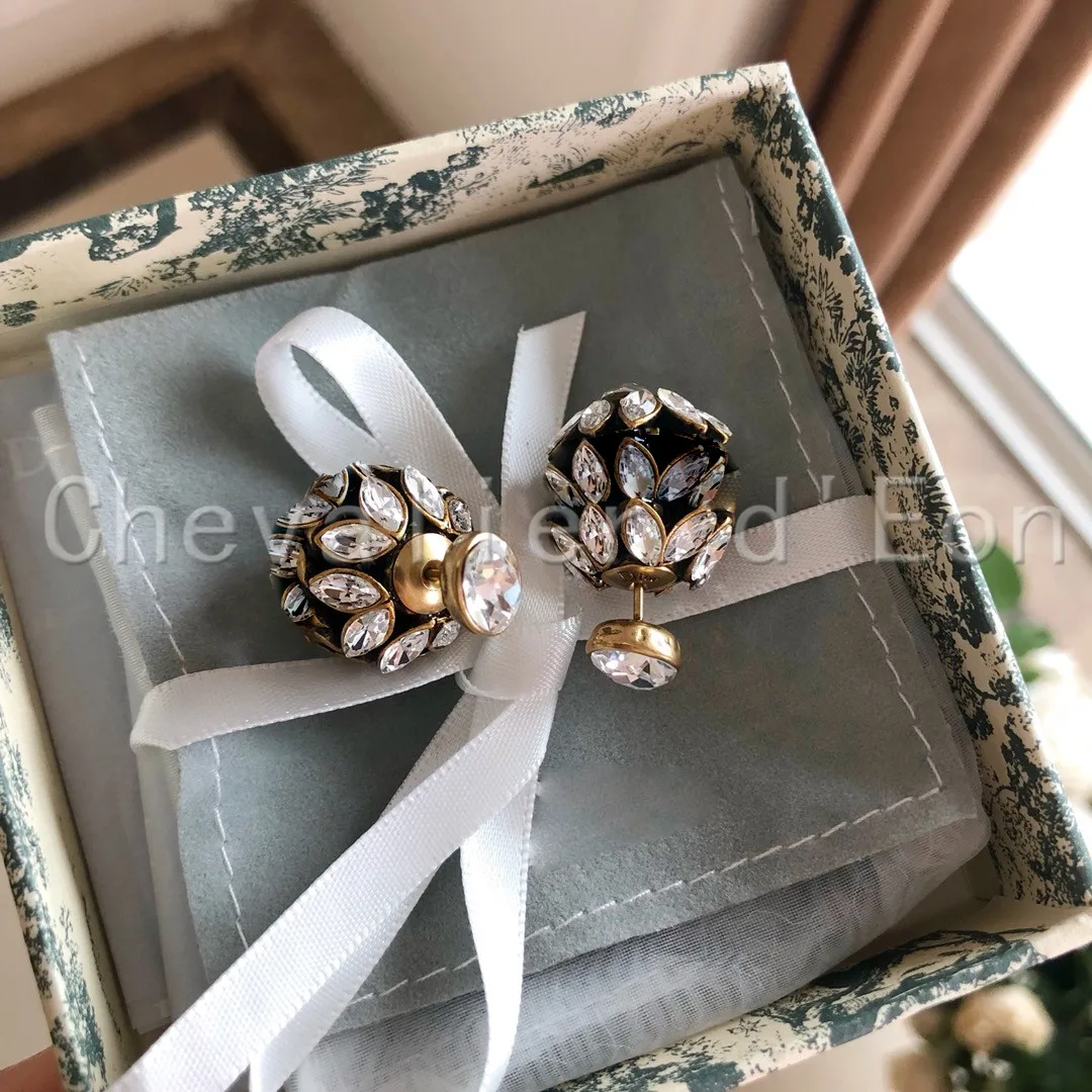 

Chevalier d'Eon Hot New Rhinestone Earrings For Women Charms Personality Sweet Simple Fashion Jewelry Holiday Gifts