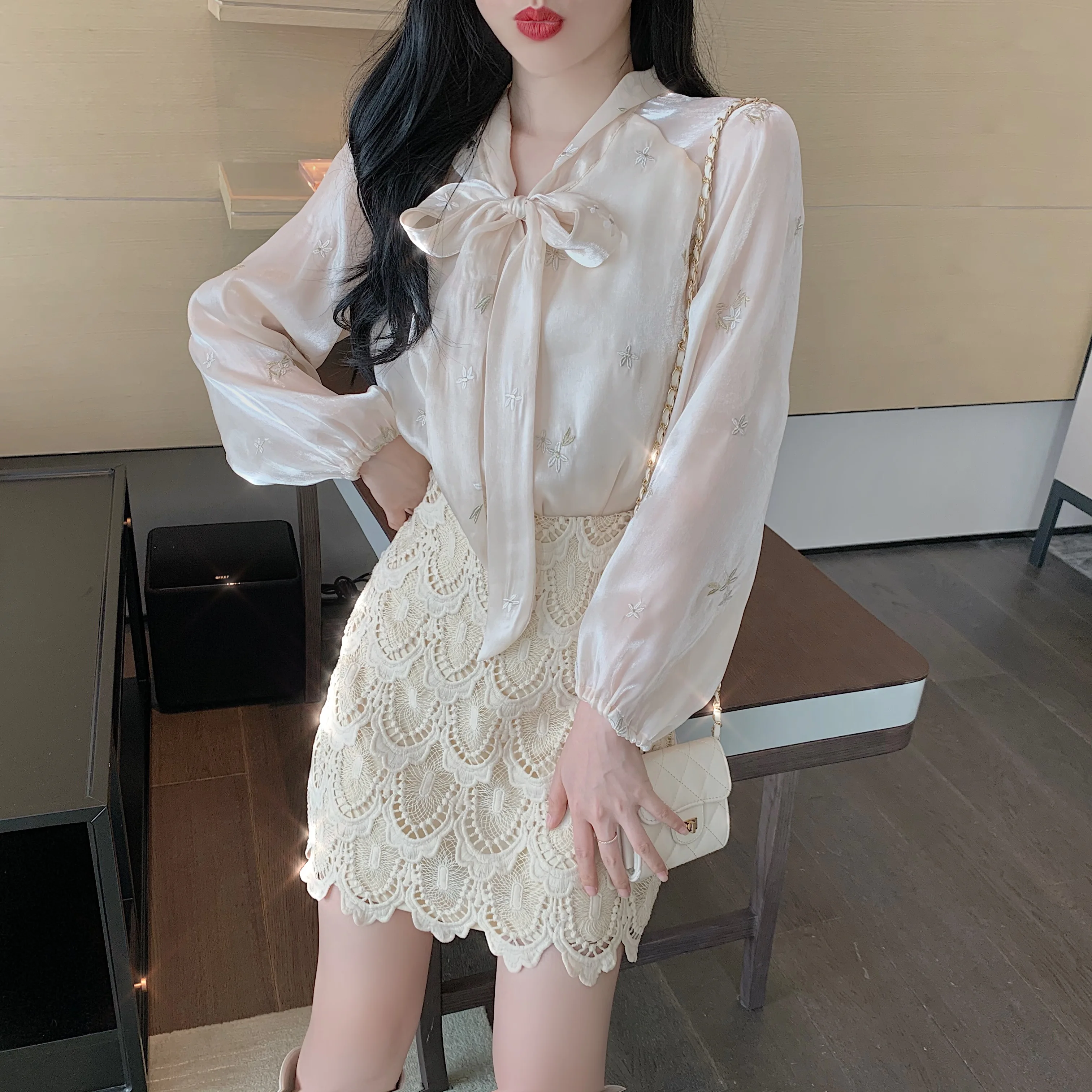 

Perspective Mermaid Chiffon Shirts Female Autumn Bowtie Blouses OL Cardigan Blusas Mujer Girls Lantern Sleeved Crop Tops 2021