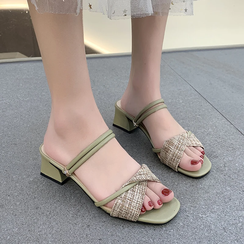 

Shoes Square heel Med Ladies' Slippers Rubber Flip Flops Luxury Slides Slipers Women Block Hawaiian Summer Designer Soft 2021 Ro