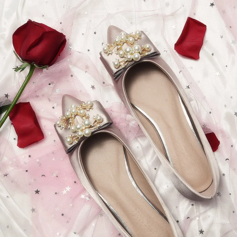 Туфли женские на плоской подошве шелковая ткань заостренный носок жемчуг лоферы