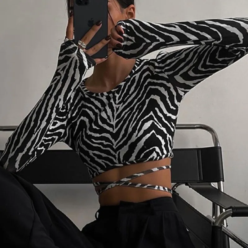 

creative print back strap hollowed out heart machine T-shirt women's early autumn slim short top fashion