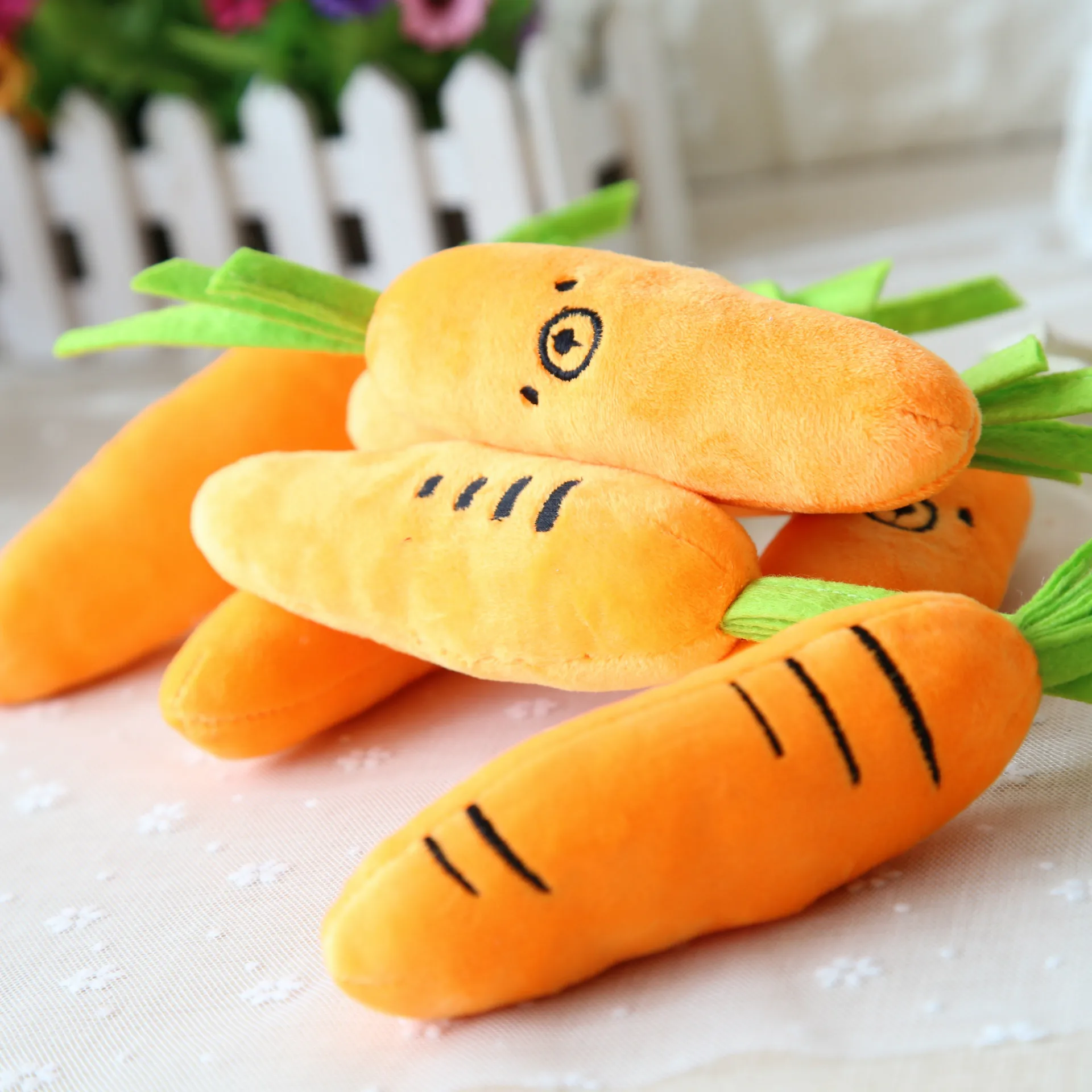 Игрушка-жеватель в форме моркови для домашних животных с забавным лицом щенок