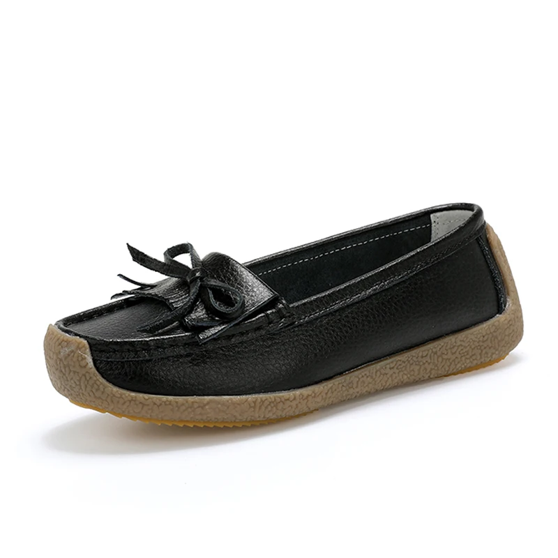 Женские кроссовки из натуральной кожи на плоской подошве с роскошным мехом