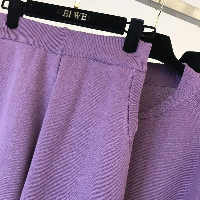 Комплект из трех предметов Женский вязаный жилет с цепочкой и эластичные брюки