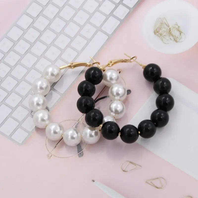 

Oorbellen Imitation pearl round earrings C-type earrings woman big Hoop earrings hot fashion jewelry manufacturers wholesale