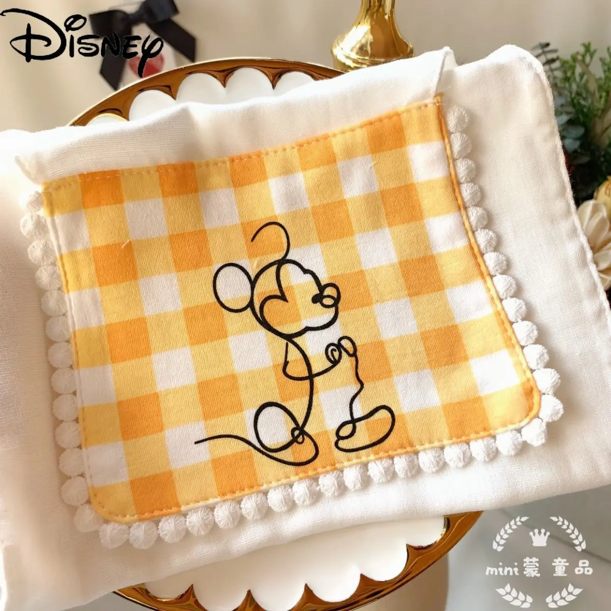 

Disney cute cartoon Mickey comfortable cotton gauze baby sweat-absorbent towel children pad back towel