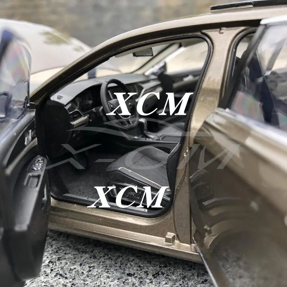 Литая под давлением модель автомобиля для всех новых Passat(золото) 1:18+ маленький подарок