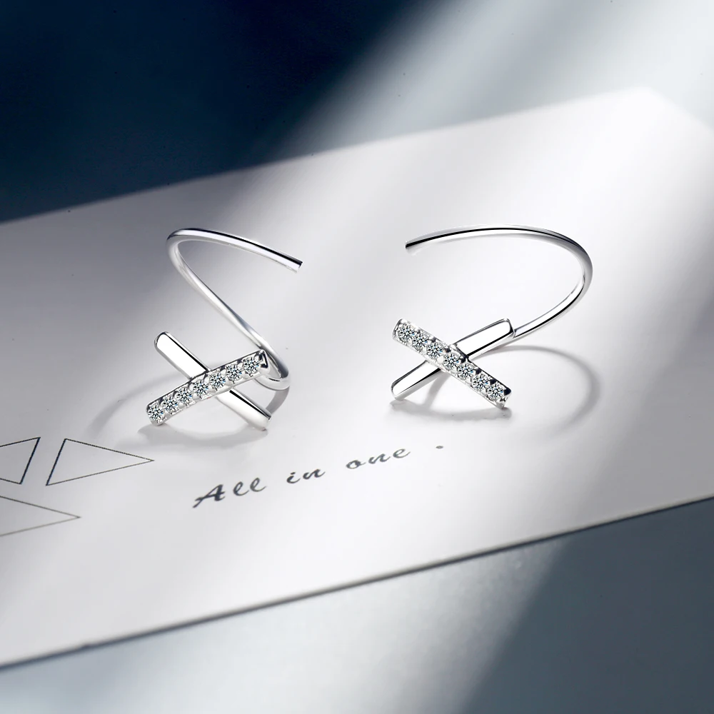 Простые серьги X-образной формы серебряного цвета с поворотным изгибом и крестом