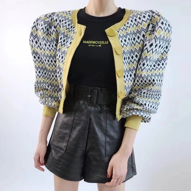 

Temperament single-breasted retro chic joker pattern knit