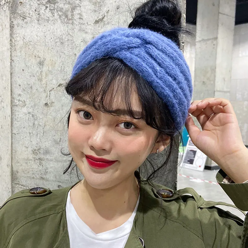 

Fashionable Warm Wool Knitted Headband Vintage Sweet Cross Wide-brimmed Hairband Knitting Elastic Soft Hair Accessories