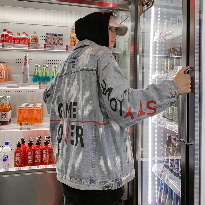 

Original Letter Hole Graffiit Denim Coat Men and Wome Streetwear Oversize Autumn Jeans Jacket Windbreaker Casual Bomber Jacket