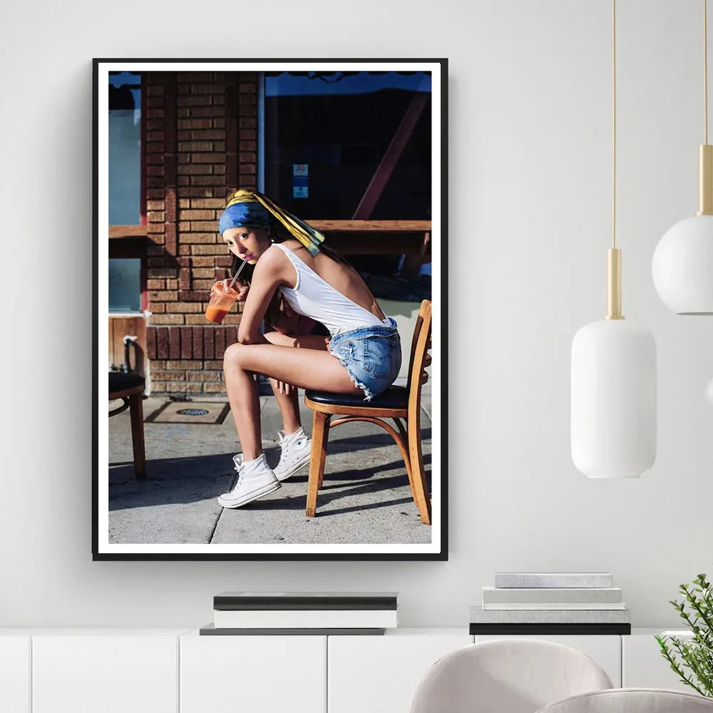 

Fashion Poster Pearl Earrings Canvas Painting Vintage Oil Painting Girl Art Print Time Wall Picture For Living Room Home Decor