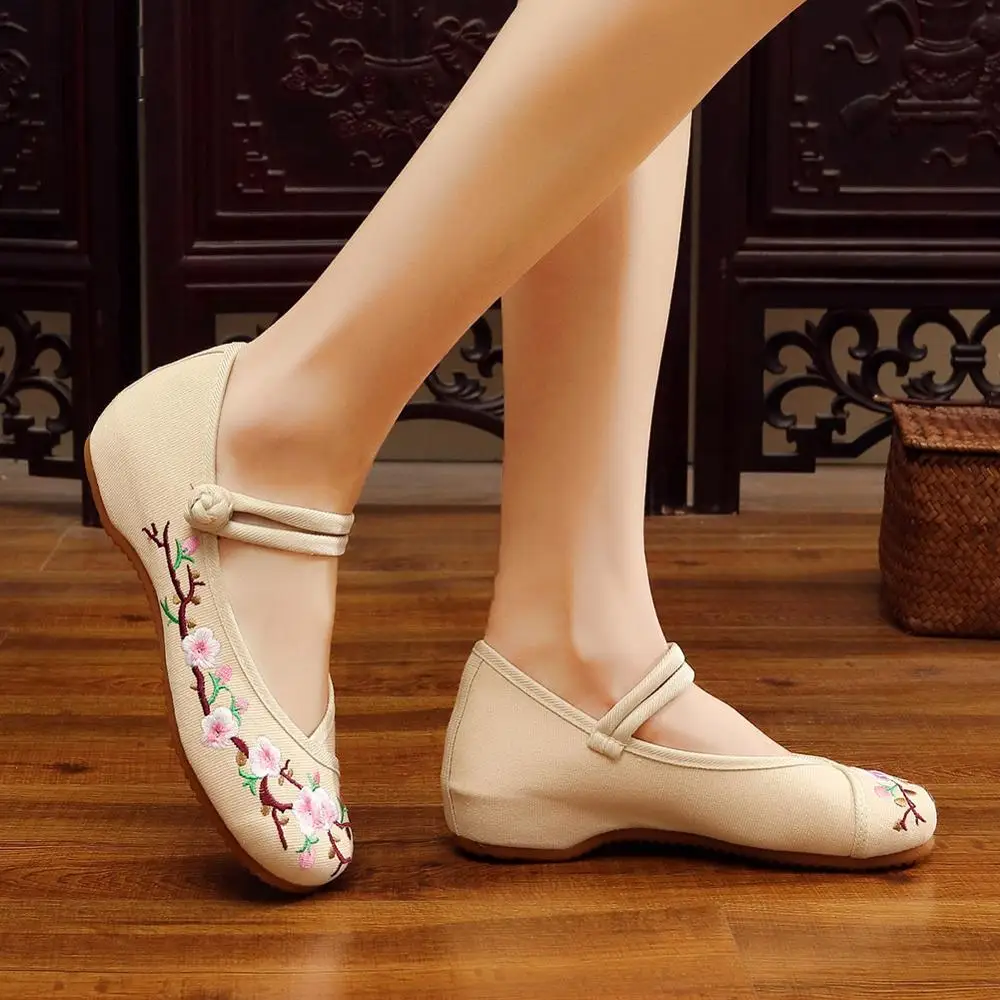 beige Сезон весна-лето; Size35-41 женская обувь на плоской подошве; Винтажная обувь с цветочной вышивкой; Женская Повседневная тканевая танцевальная обувь в китайском стиле «Старый Пекин» - Цвет: beige