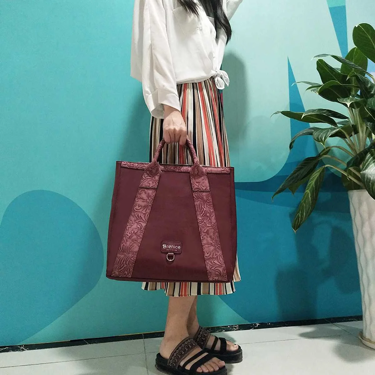 

2021 Women's Casual Handbag PU Leather Embossed Shopping Shoulder Bag Laptop Organizer Cosmetic Organizer Card Holder Coin Purse