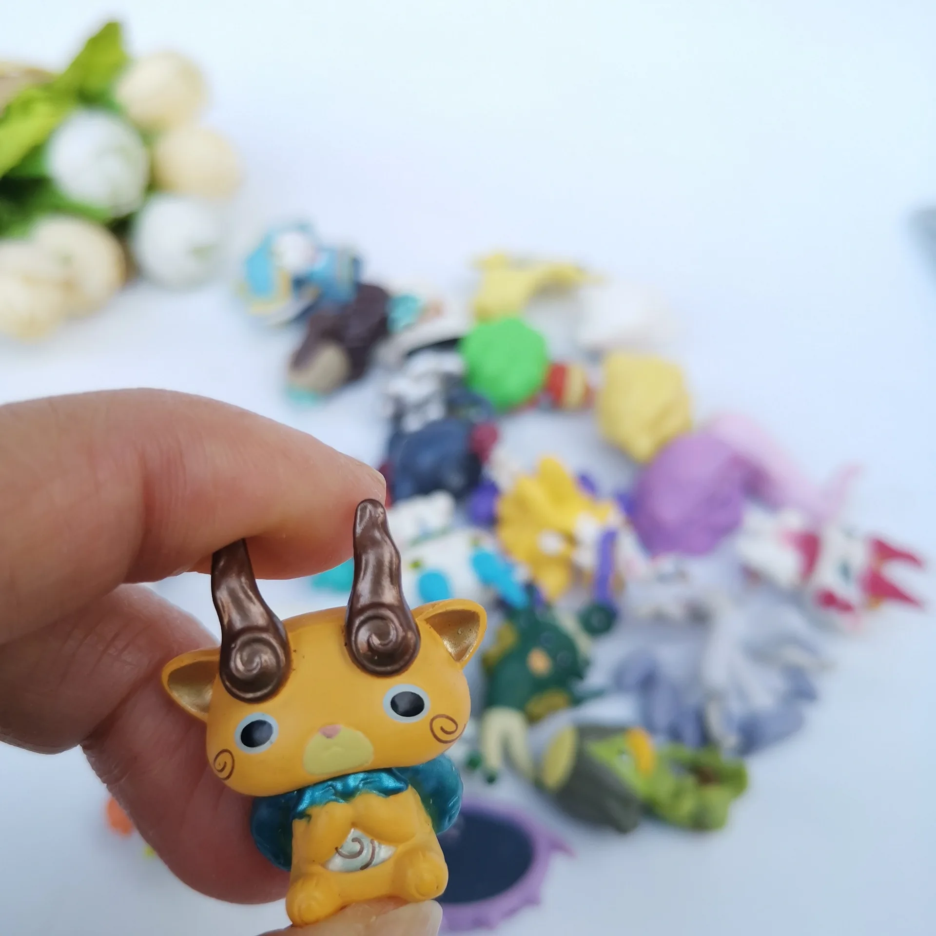 

50PCS/lot Cartoon Anime Action Figures 3-4cm Yokai Watch Miniature Capsule Dolls Kids Toys Hobby Collections