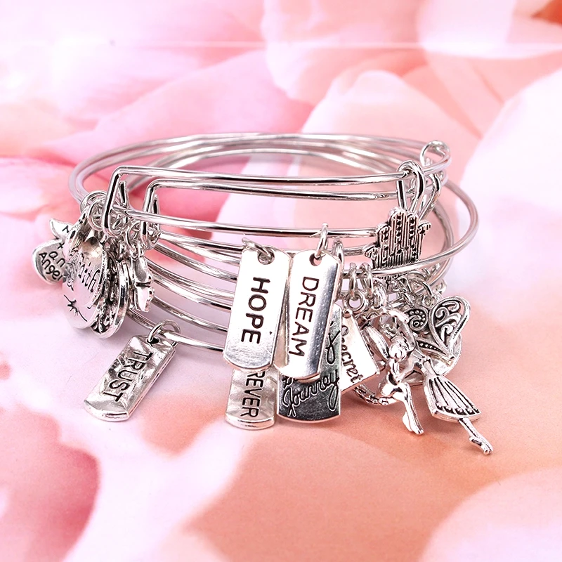 Женский браслет с подвесками в виде Луны и сердца | Украшения аксессуары