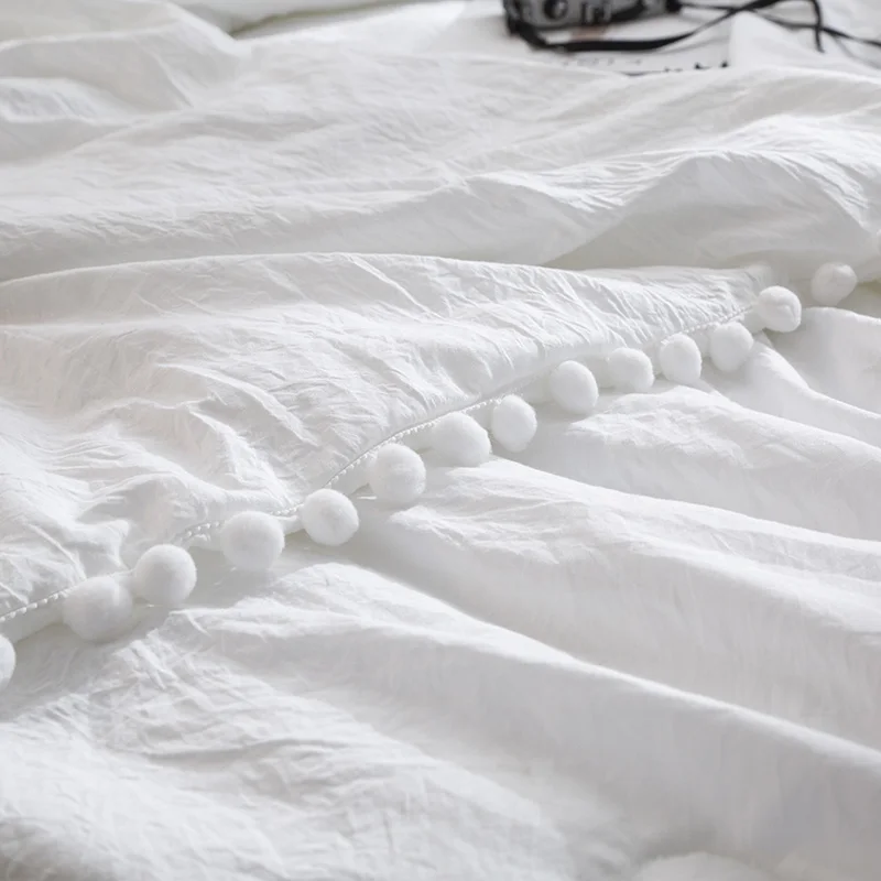 Japan Style Super Soft Summer Quilts With Lace Solid Color Mechanical Wash Hotel Comforters For Bed