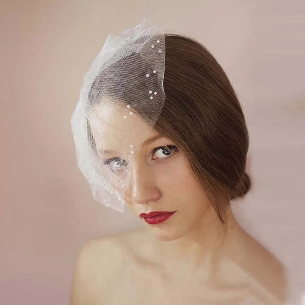 

Pearls Blusher Veil With Comb Net Birdcage Elegant Bohemiam Wedding Bridal Party Hair Accesories YSAN1091