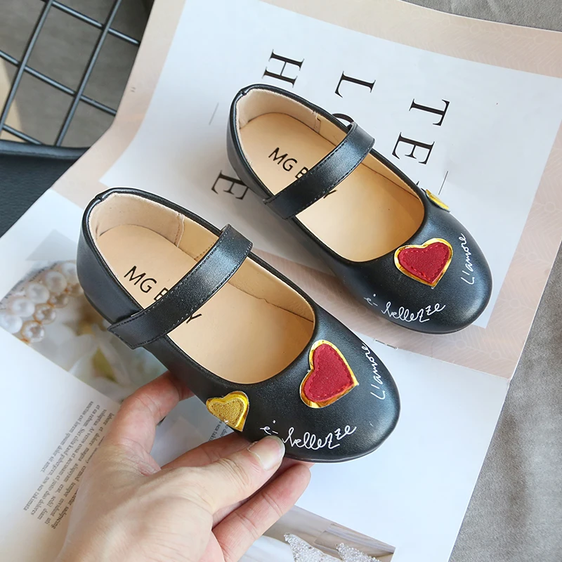 

Туфли детские из ПУ кожи, повседневная обувь для принцесс, с принтом в виде сердечек, с закрытым носком, однотонные, SMG036