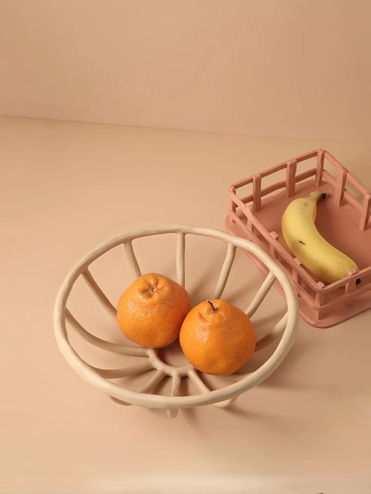 

Нордическая фруктовая миска, простой фруктовый тарелка Mo Landi, чайный столик для гостиной, полые искусственные творческие украшения для дома...