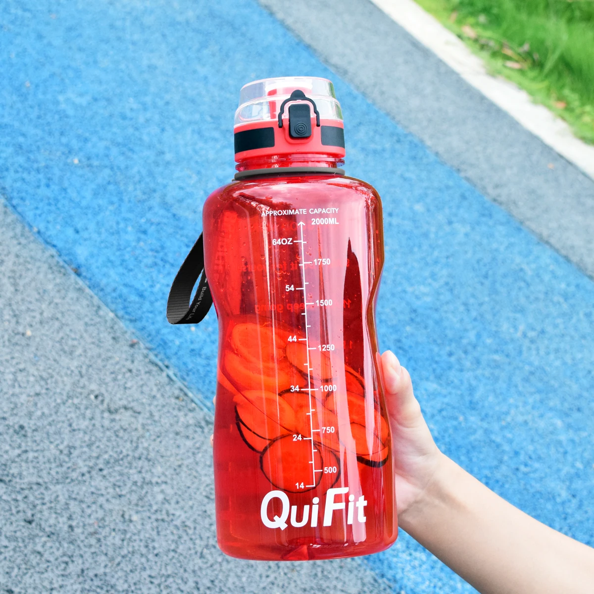 QuiFit 2L 1.3L 450 мл полгаллона Тритан Спортивная бутылка для воды с блокировкой флип-флоп крышкой фруктовой заваркой сетка прозрачный питьевой бутылки для воды