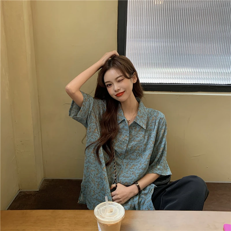 

Women Summer Fashion Hong Kong Vintage Short Sleeve Turn Down Collar Single Breasted Floral Print Shirt Office Lady Loose Casual