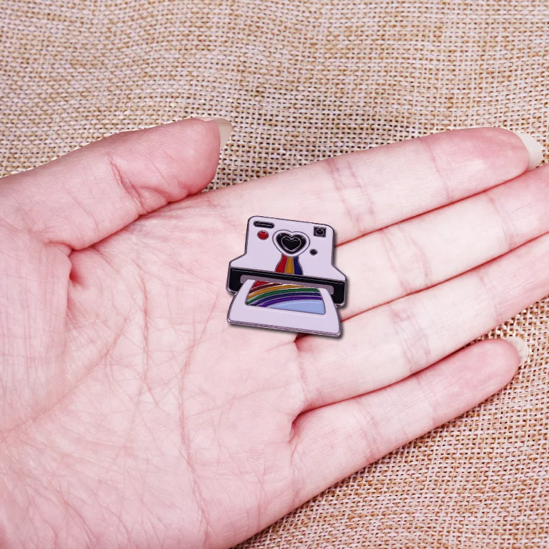 Радужная Polaroid Camera эмалированная брошь кнопка отлично подходит для коллекций