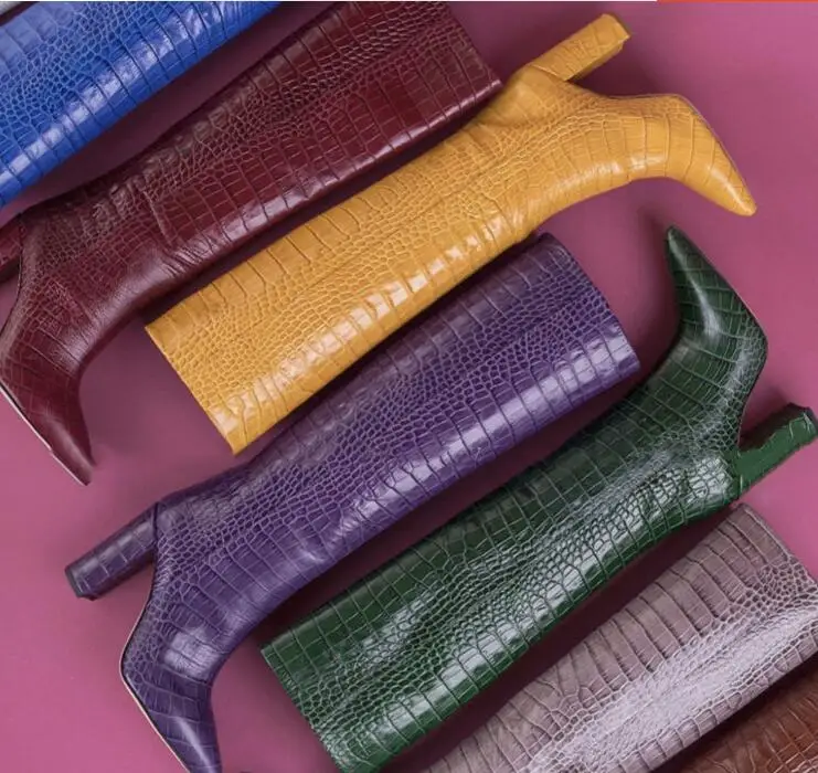 Стильные коричневые кожаные женские сапоги выше колена на толстом каблуке 9 см