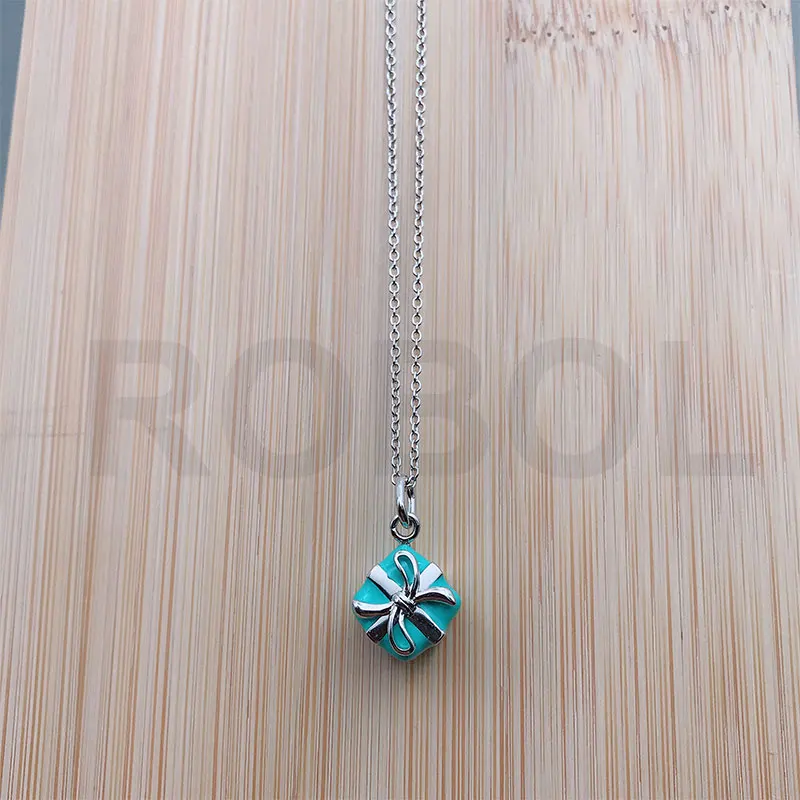 

New high-end original quality silver gift necklace, suitable for beautiful ladies to wear and enhance their temperament