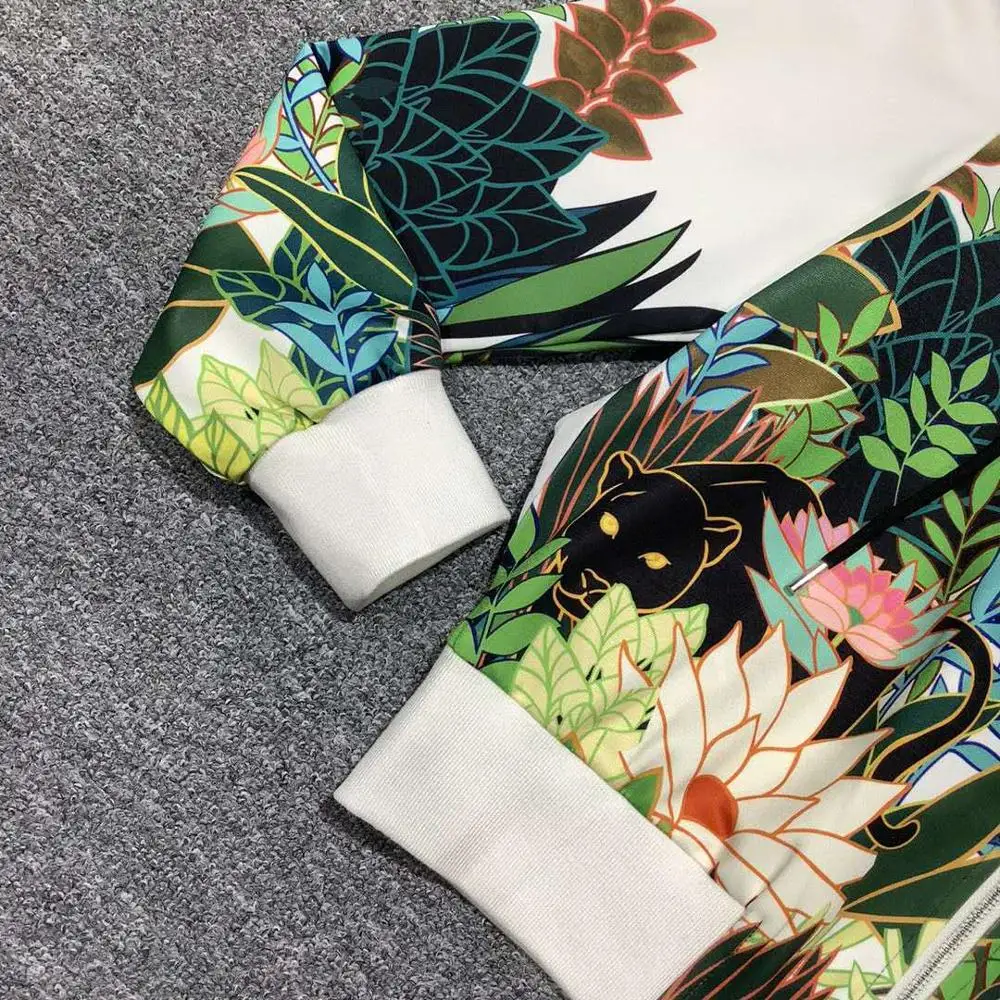 

VERDEJULIAY Fashion Casual Vintage suit 2 Piece Set Women Autumn New Long Sleeve Printed Jacket With Hat +Pants Suit Streetwear