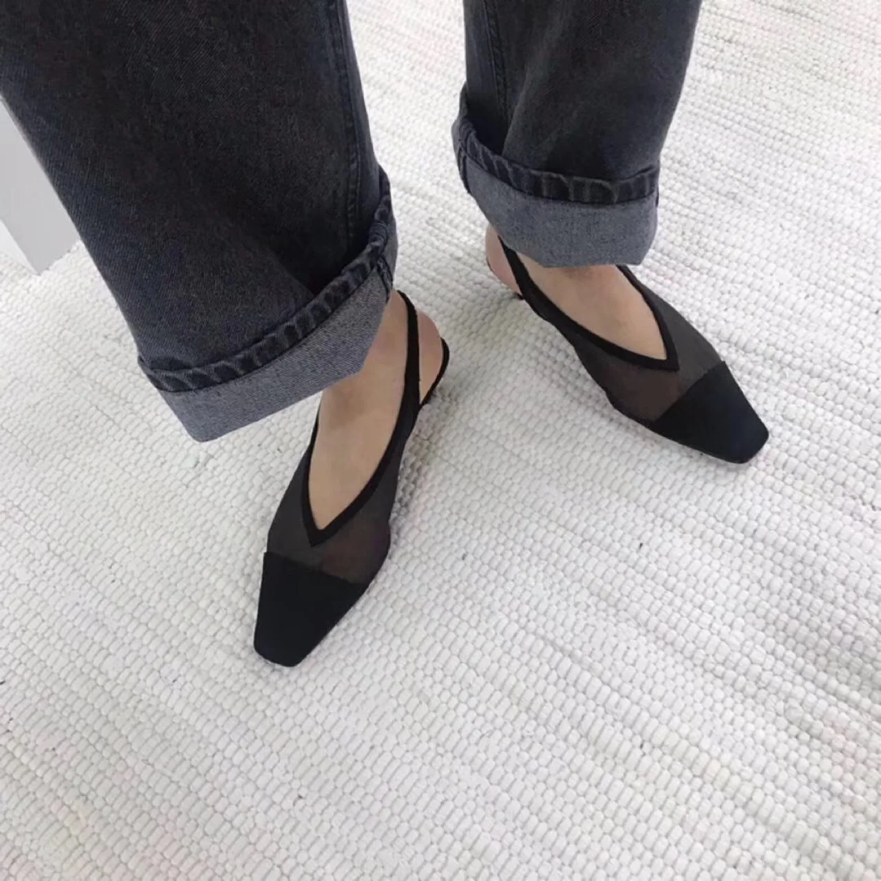 

Korean women's shoes casual pointed hollow mesh shallow mouth low heel women's back trip strap