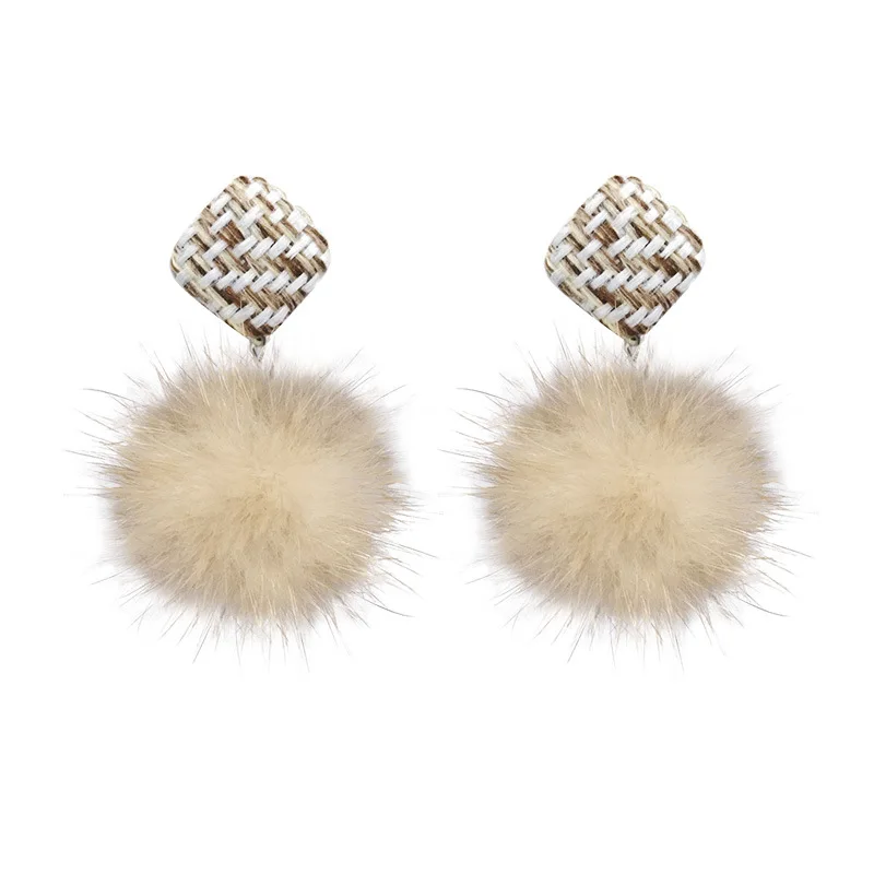 

Hair Ball Earrings Suitable for Winter Women's Autumn and Winter Models 2020 New Net Red Earrings Design Earrings Niche Earrings