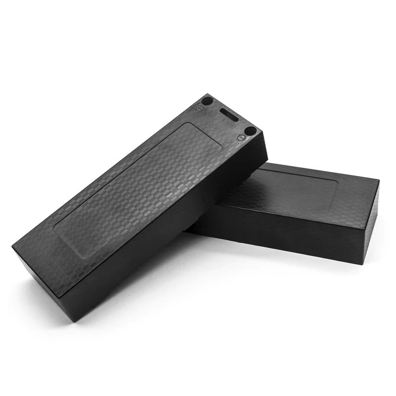 жесткий чехол из углеродног