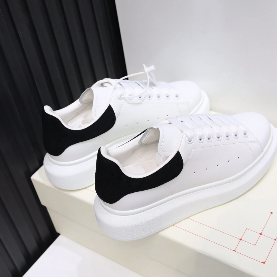 

Top Men Oversized Real Leather Comfortable Casual Fashion Women White Pairs Luxury Red Suede Heel Sneakers Original Box