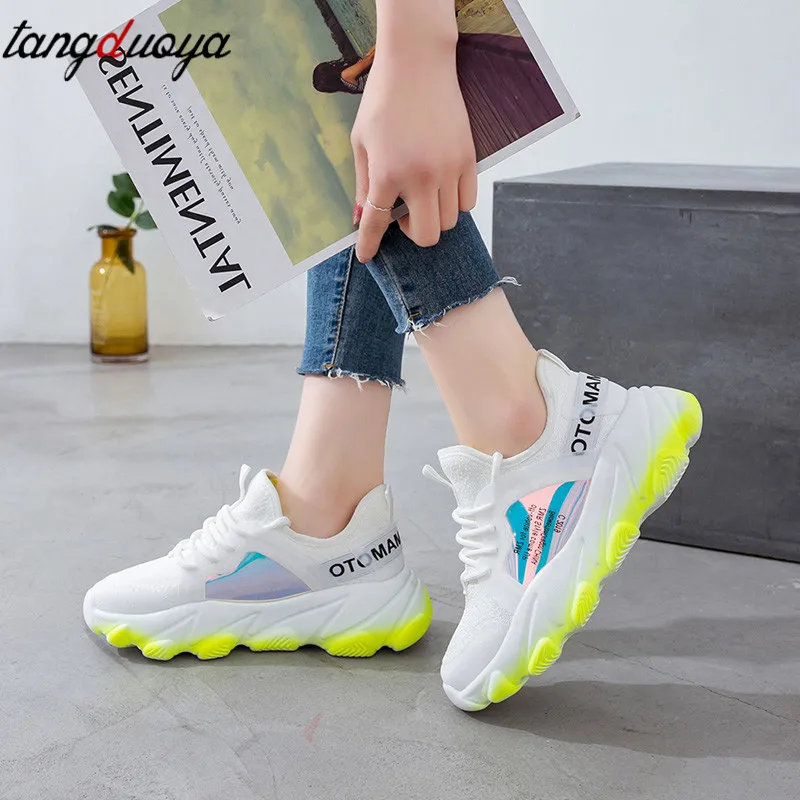 Белые кроссовки для женщин 2020 женские спортивная обувь на платформе дышащие