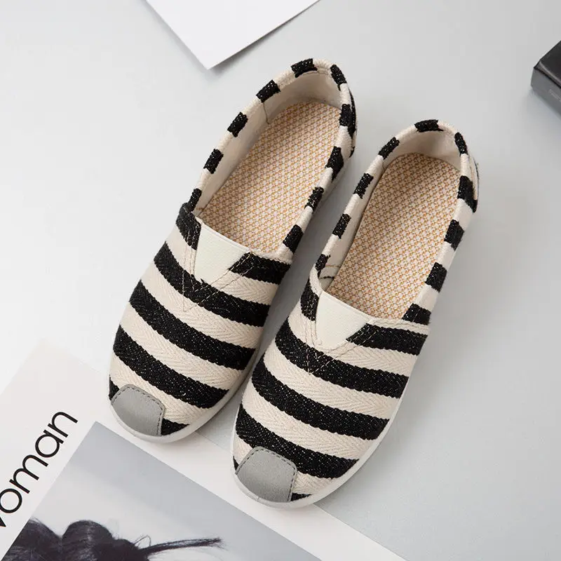 

Women Vulcanized Shoes High Quality Women Sneakers pattern Slip On Flats Shoes Women Loafers Plus Size 41 Walking Flat