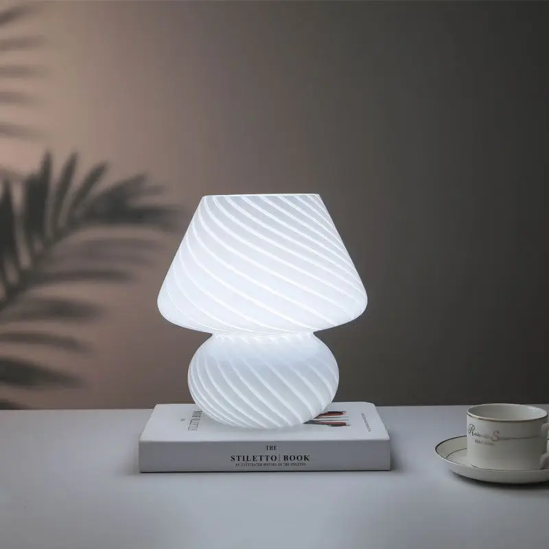 Большая разноцветная настольная лампа в форме гриба из стекла размером 9,05 дюйма с LED-подсветкой для спальни AC90V~265V в стиле Мурано и полосатым освещением.