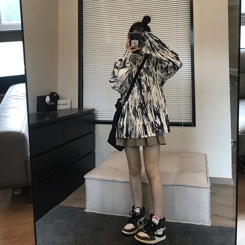

Tie-dye Shirt 2021 New Early Spring Female Design Sense Niche Western Style Casual Loose Top Womens Tops