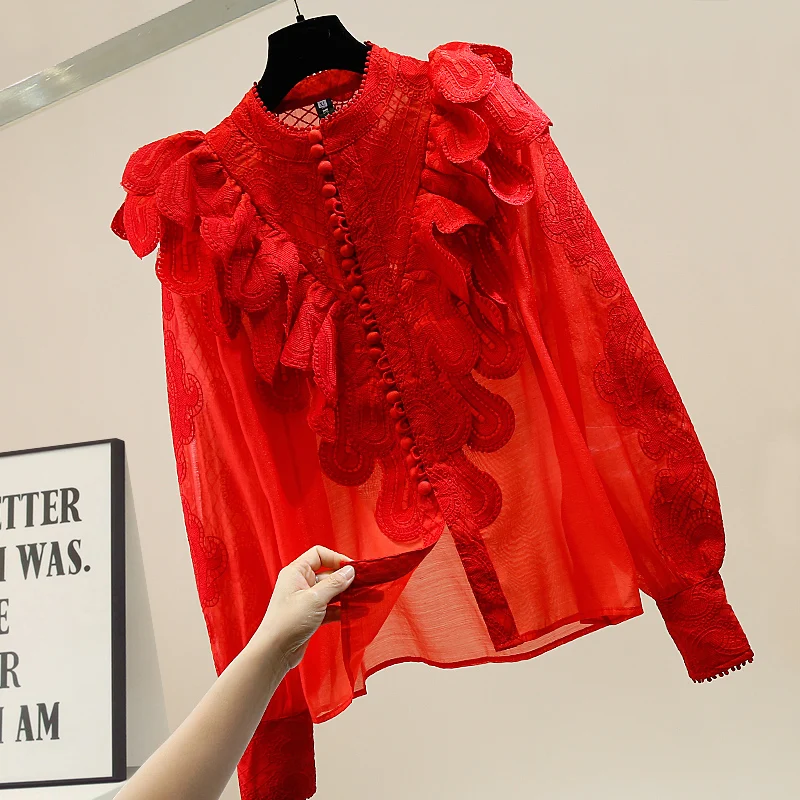 Женская кружевная блузка с рюшами белая однобортная воротником стойкой в стиле