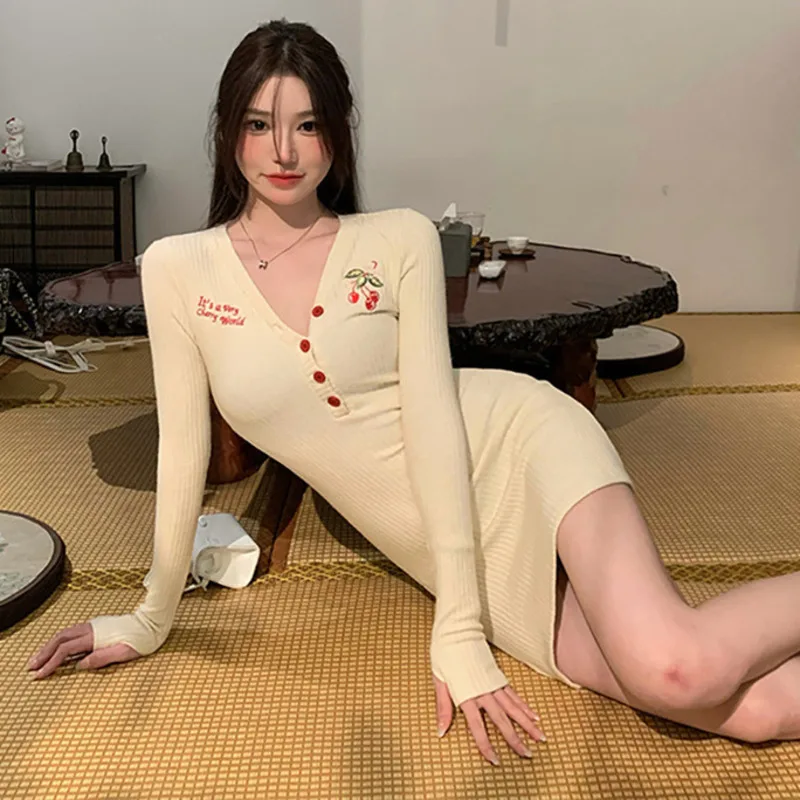 

WOMENGAGA V-neck Embroidery Mini Sweater Dress Women Autumn Hot Girl Hip Wrap Short Knitting Sexy Korean Sweet Girl Female Q8V4