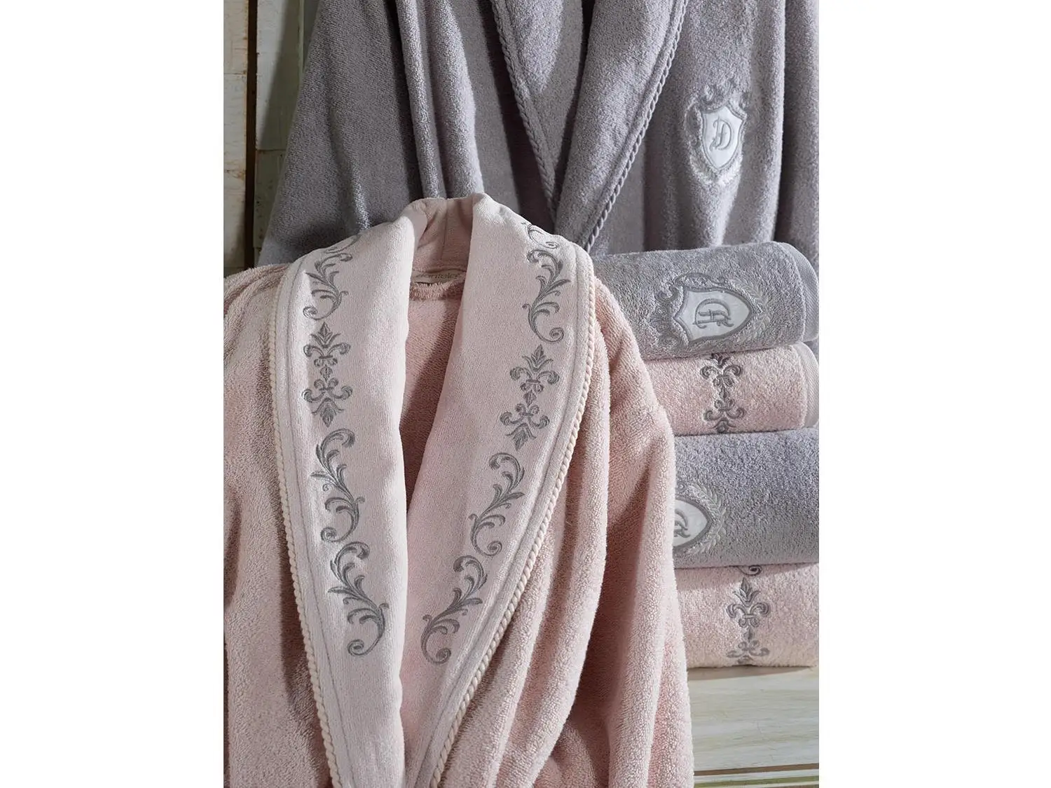Роскошный хлопковый Халат с вышивкой Sultan серый цвет|Банные полотенца| |