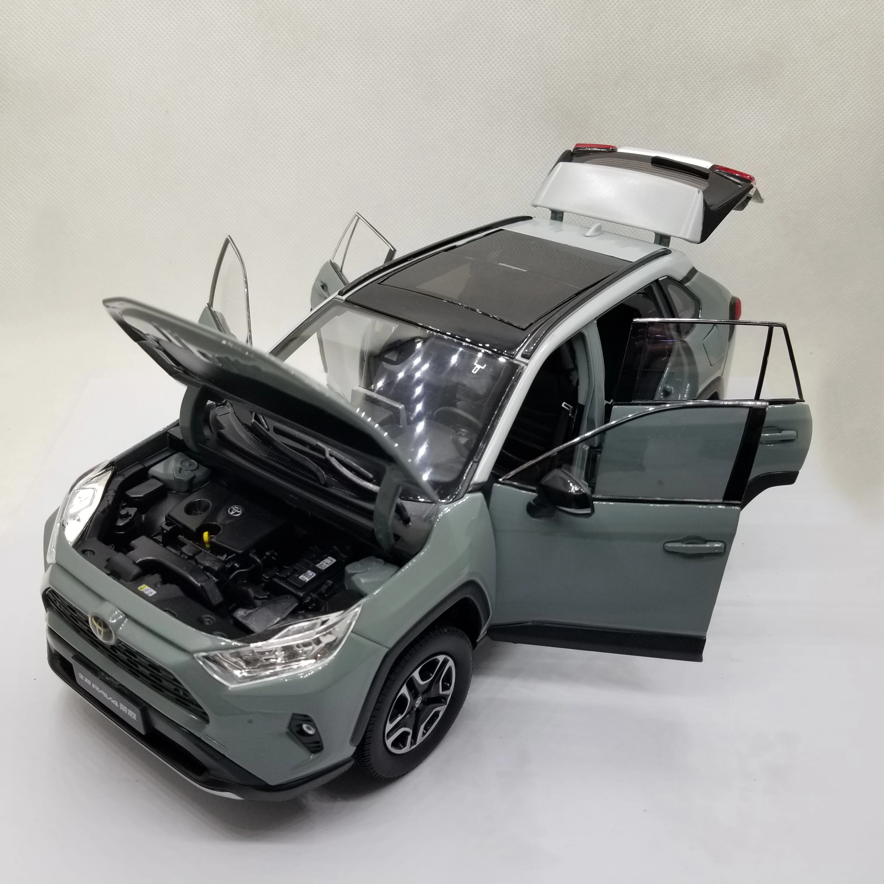 1:18 литая модель для Toyota RAV4 2020 серый SUV игрушечный автомобиль из сплава