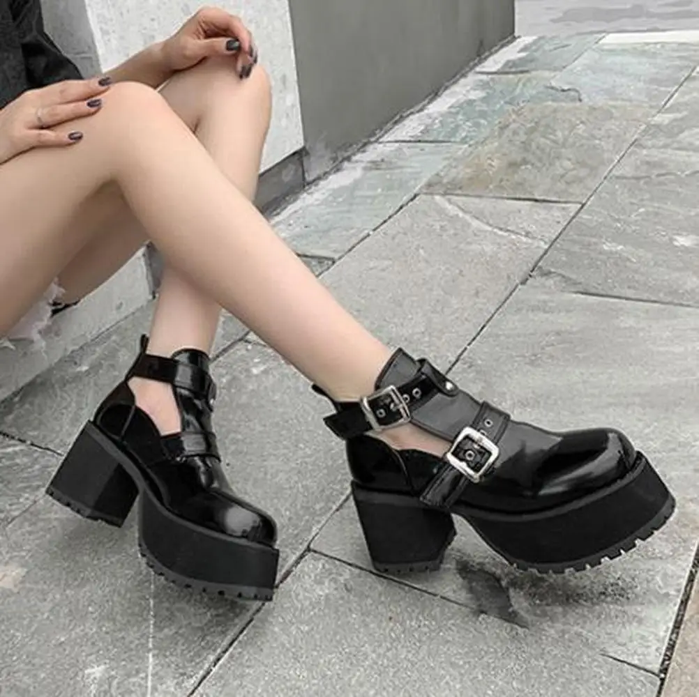

European style personality platform shoes women buckle platform 2020 black thick heel motorcycle shoes British short boots women