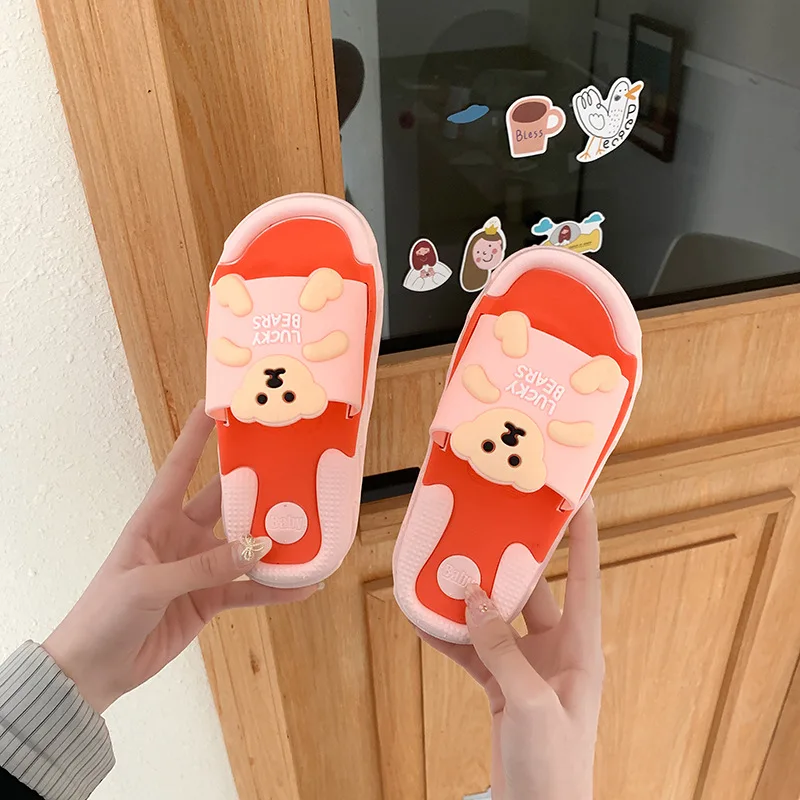 Летние новые детские тапочки Мультяшные корейские домашние мягкие и удобные